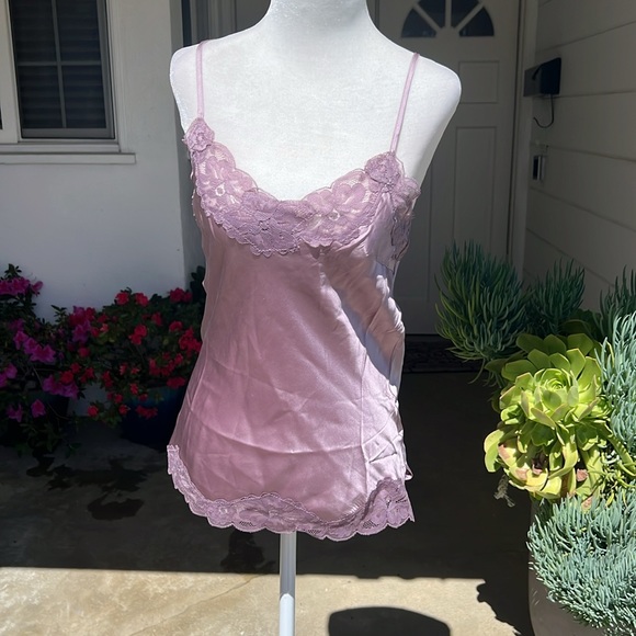 Falcon & Bloom Silk Top - Picture 2 of 11